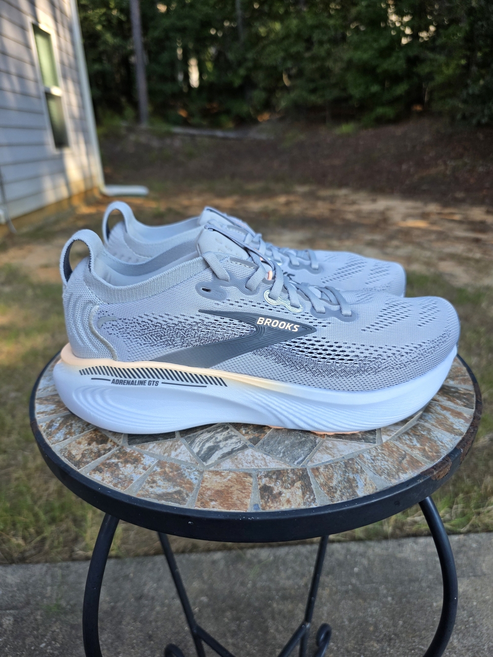 Brooks Adrenaline GTS 25 1204431B032 Grey Running Shoes Women Size 8.5 B Worn 1x
